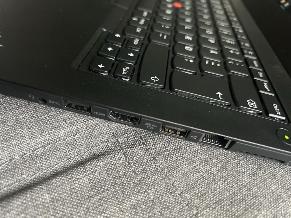 Lenovo t470 8gb ram I5 6300U