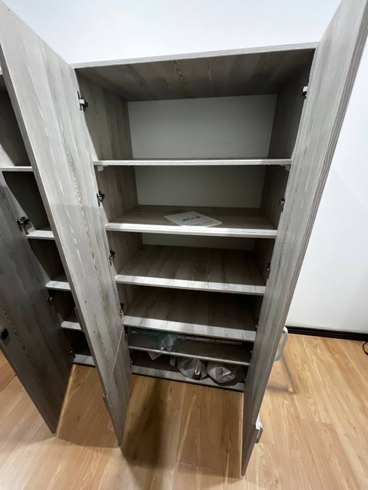 Шкаф продаётся срочно