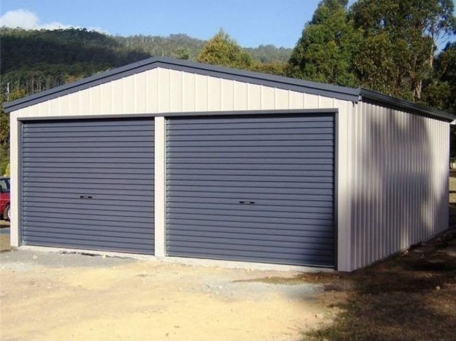 Construim garaje auto din structura metalica si panouri Sandwich