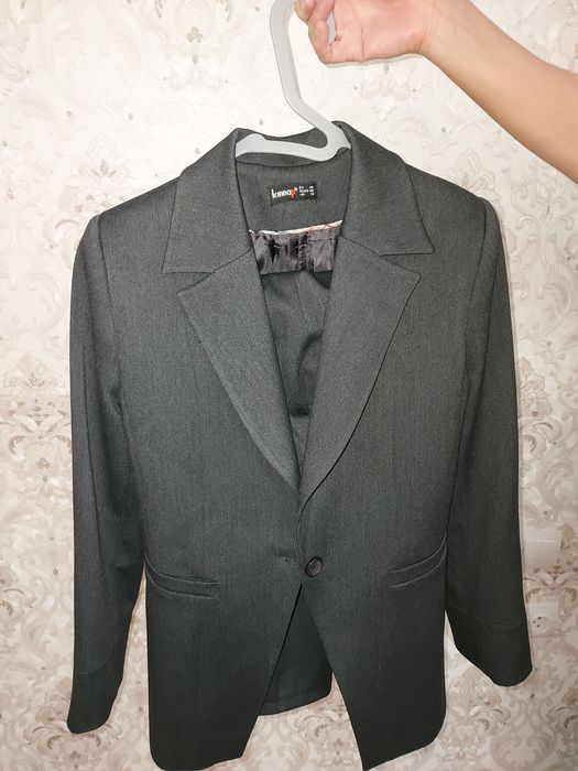 Женский костюм с брюками