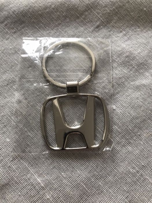Продавам ключодържатели Хонда
