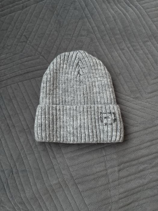 Продам зимнюю шапку с шарфом