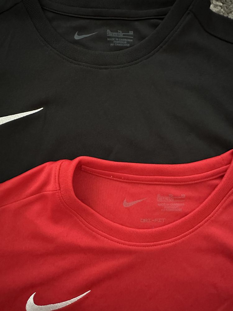 Нови футболни тениски Nike р-р 158- 170 см.