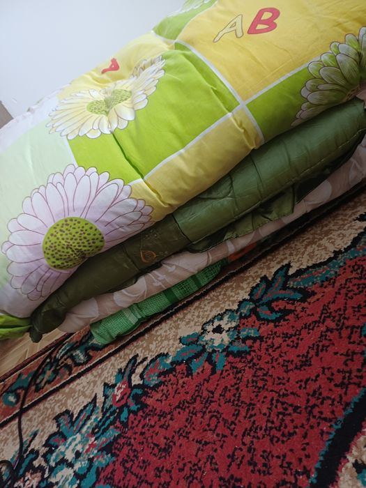 Продам одеяла 4 шт