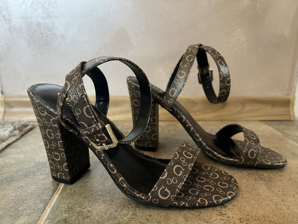 Дамски Сандали GUESS