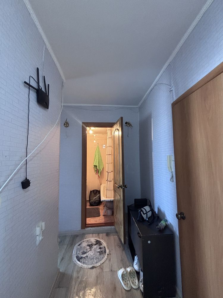 Продам срочно однакомнатную по Абылайхана! ТОРГ СРОЧНО !