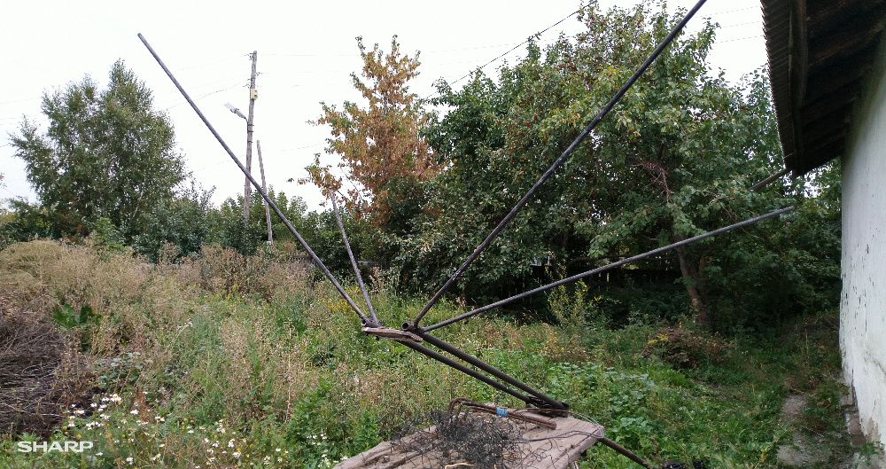 продам антенну-мачту 3,5 м высотой с телевизионным кабелем 12 м