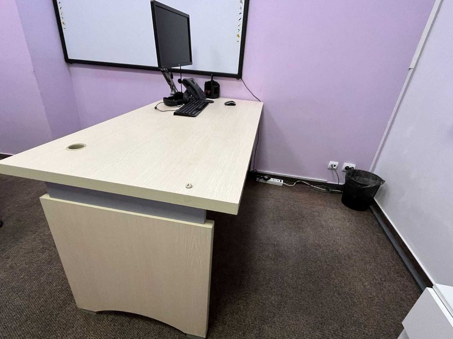 Срочно продам письменный стол в отличном состоянии не дорого