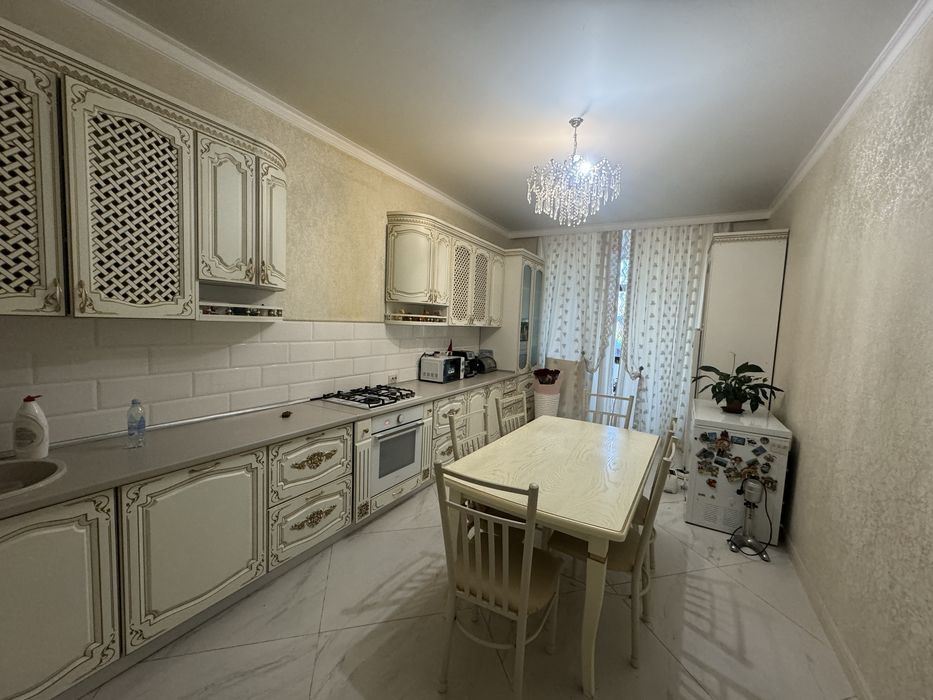 продам стол со  стульями