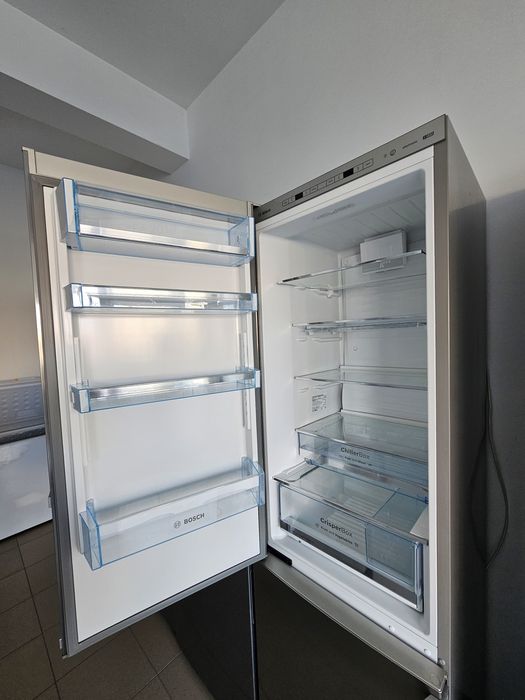 Хладилник с фризер BOSCH