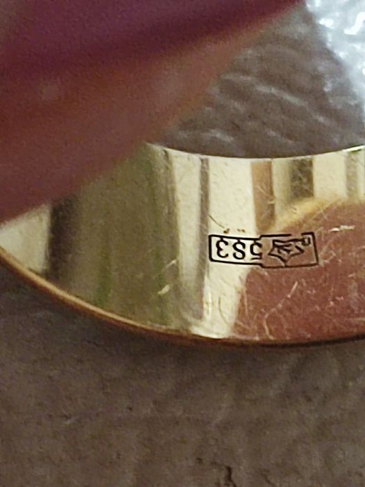 Обручальное золотое кольцо