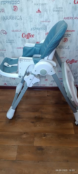 Продается коляска и детский стульчик