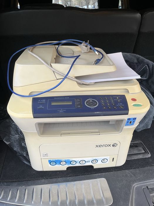 Продам ксерокс , цветной полный рабочий!