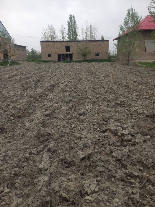 Ассалом алейкум СРОЧНО  ер участка 10 соток сотилади Сотоги 2 500