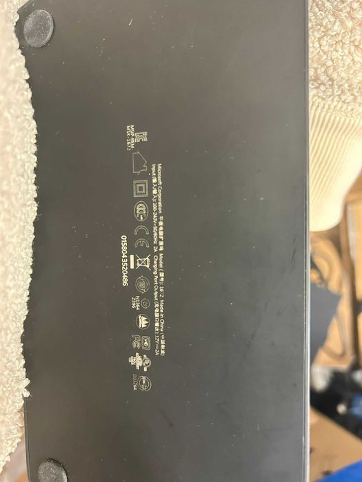 Docking Microsoft Surface 1672
