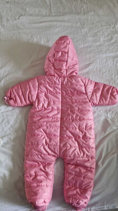 Зимен бебешки гащеризон 9-12 месеца.