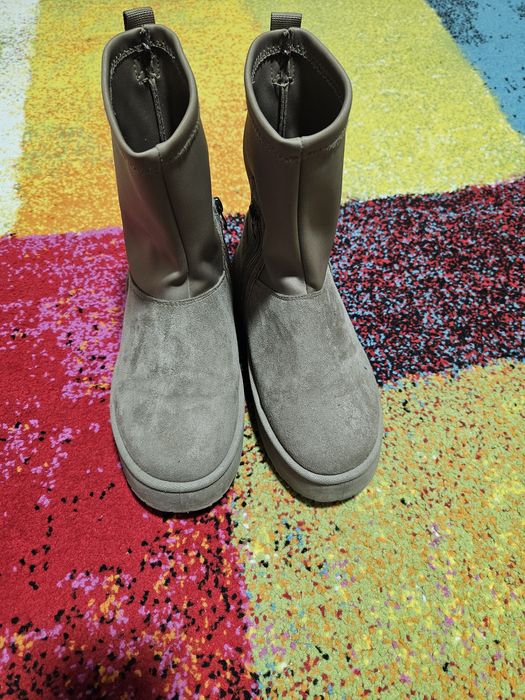 Ghete tip ugg Benvenuti