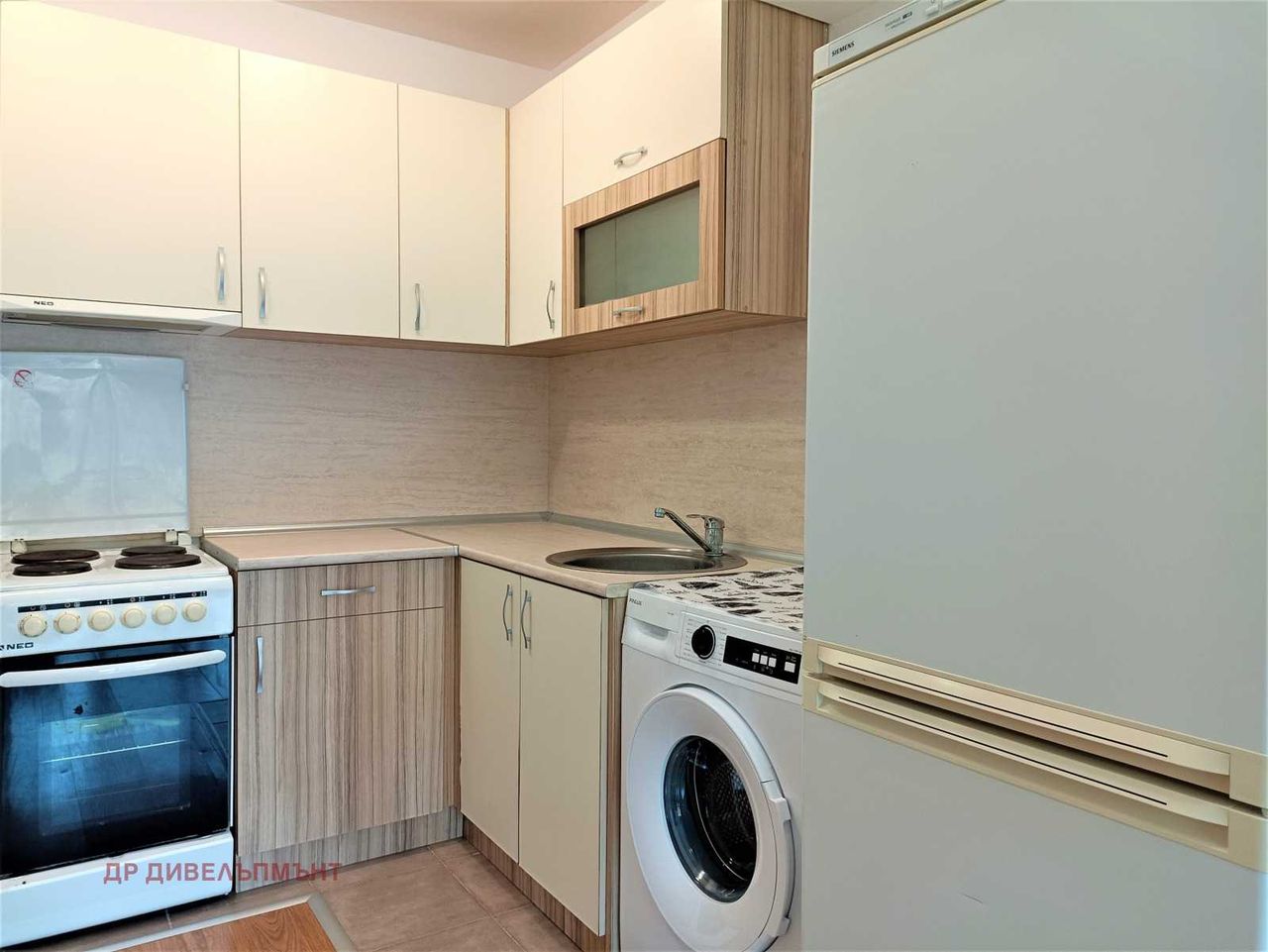 Дава се под наем Тристаен апартамент в Свети Влас - 91 кв.м за 305.49 € - Снимка #3