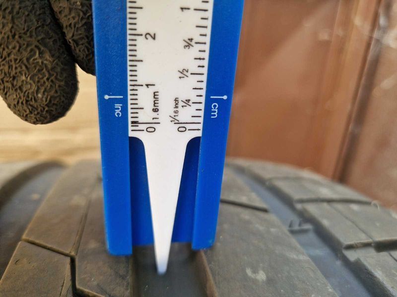 4 Hankook R21 285/35
летни гуми 
DOT2222