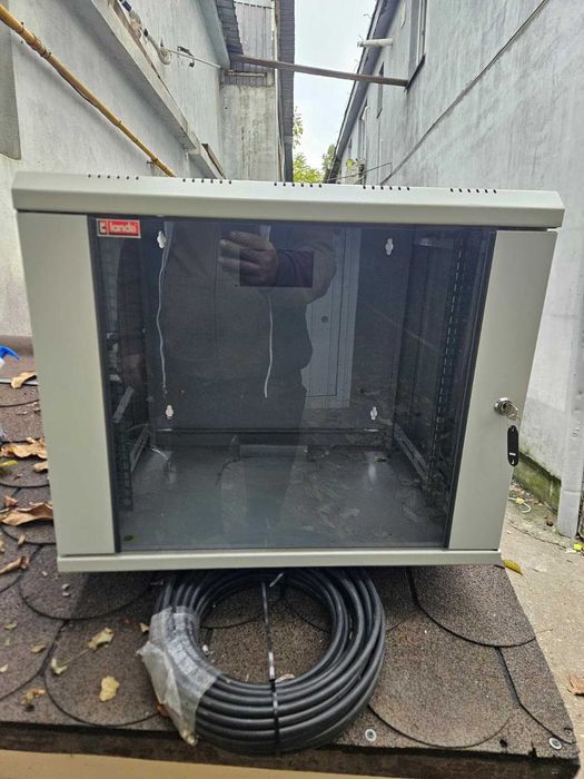 Rack 16U 600mm X 450mm Gri (folosit doar pentru o prezentare)