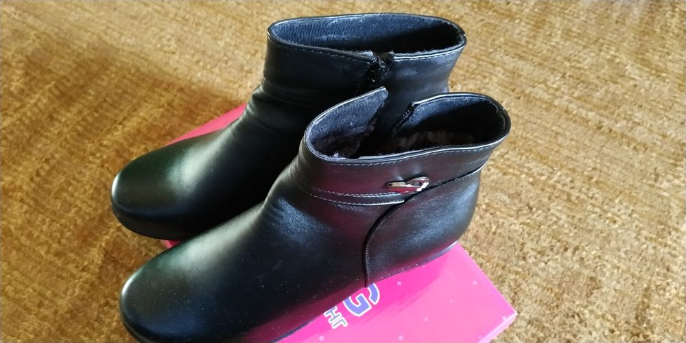 Дамски зимни обувки 41 номер - нови !