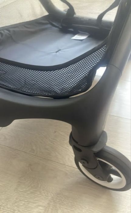 Продам прогулочную коляску