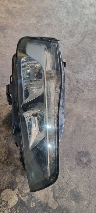 Far stânga audi a4 b8 facelift