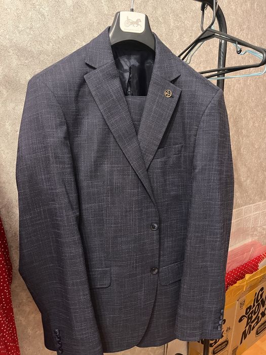 Мужской костюм почти новый