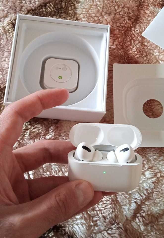 Продаю наушники Airpods