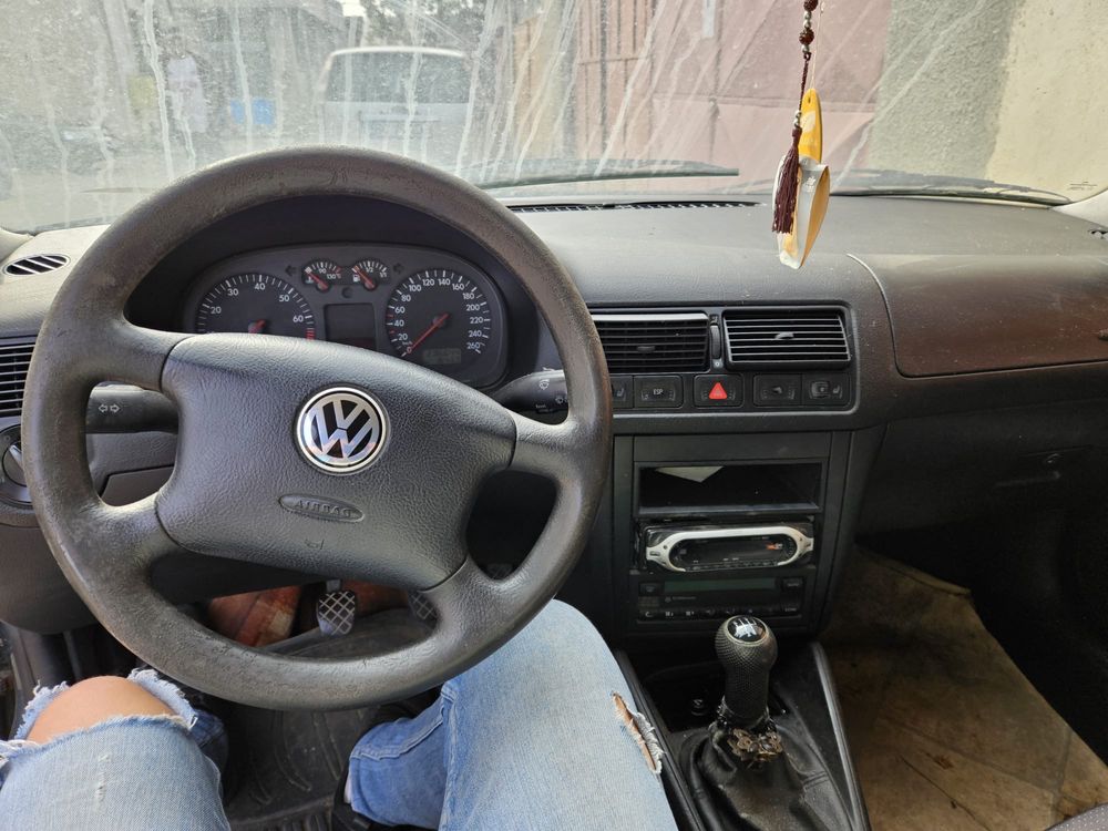 Vând Golf 4 2002 1.6 benzina