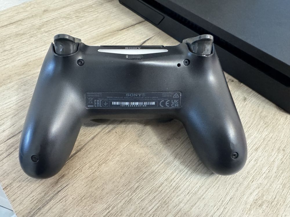 Playstation 4 Slim 500GB като НОВ!