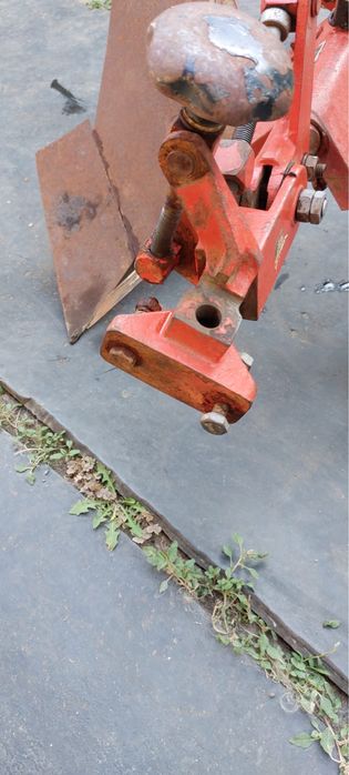 Plug reversibil motocultor