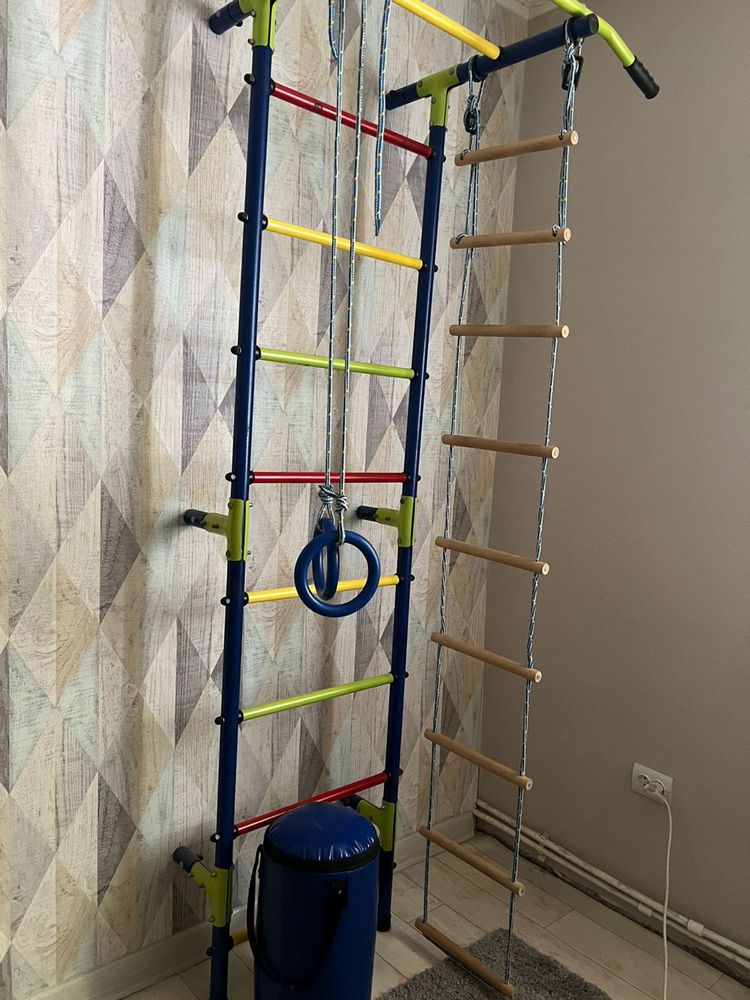 Продам  шведскую стенку в комплекте
