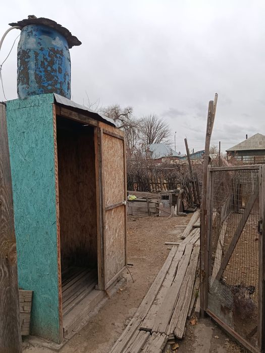 Продается дом, со всеми постройками, возможен торг