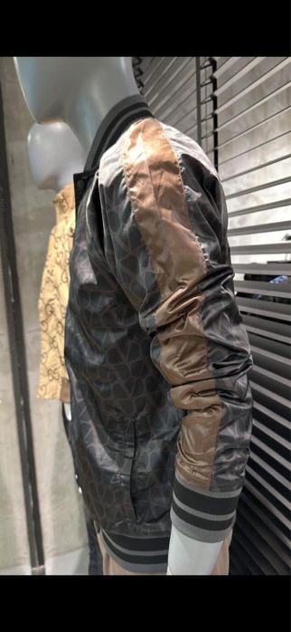 Lichidare Geaca Valentino