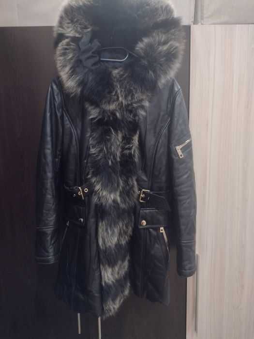 Много запазено ,естествена кожа . Над 1000 лева като ново.