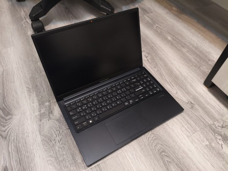 Продаю Asus vivobook 15 m1502q