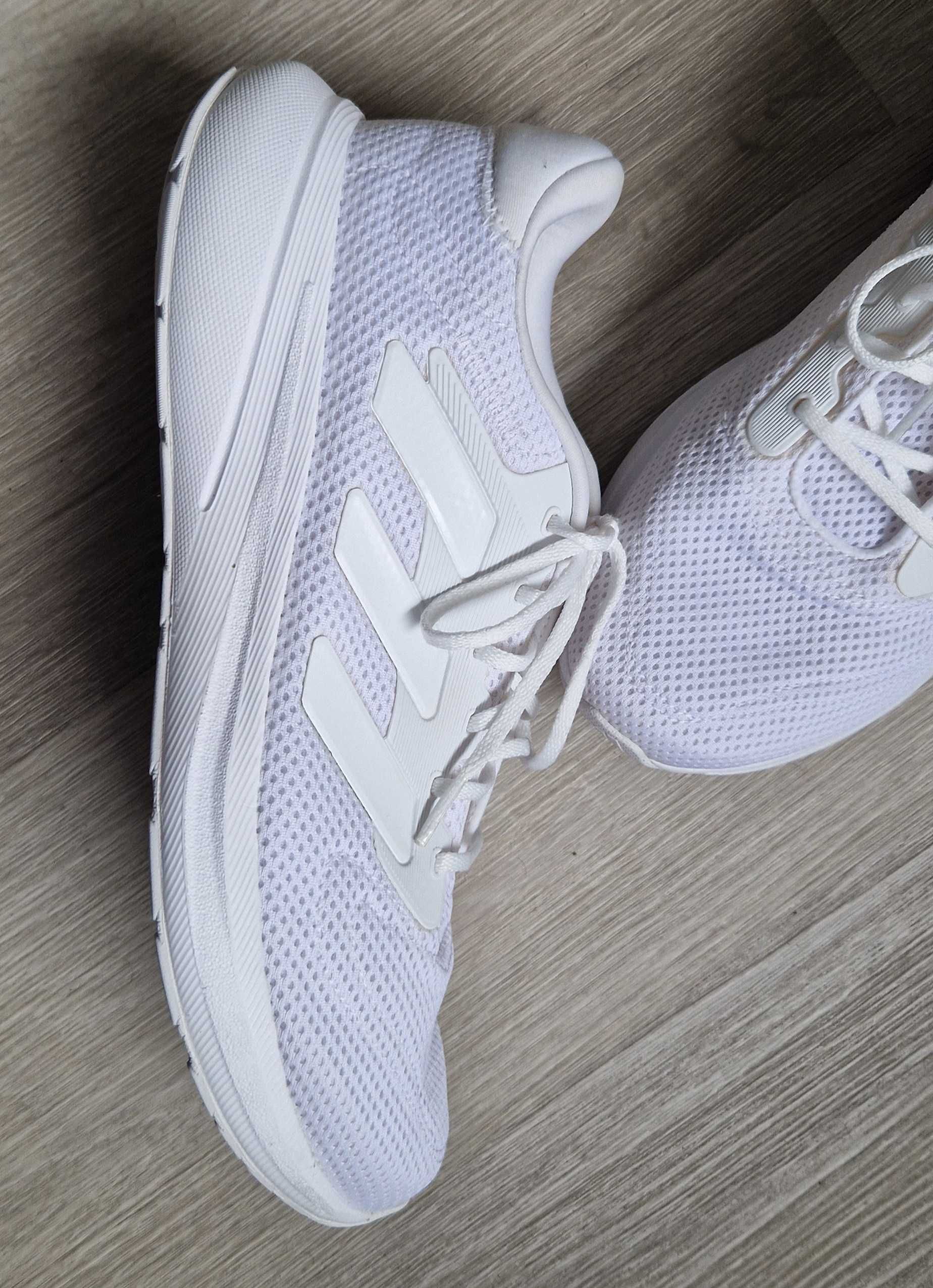 Бели маратонки Adidas (номер 44) - Отлично състояние