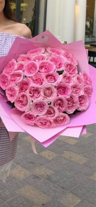 Цветы, свежие,  35 роз, цена договорная