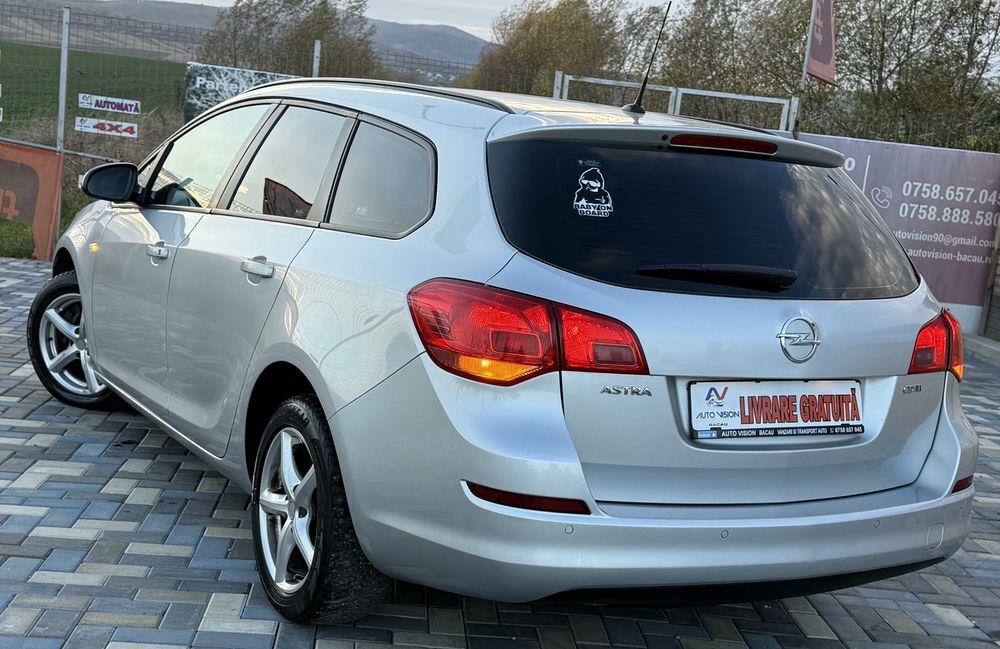 *RATE*Opel Astra J Sports Tourer 1.7CDTi 125CP E5 An 2011 Inmatriculat
