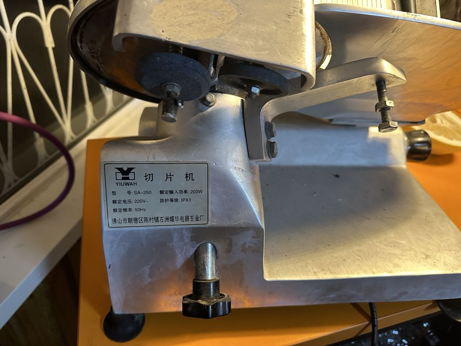 Продам слайсер в отличном состоянии