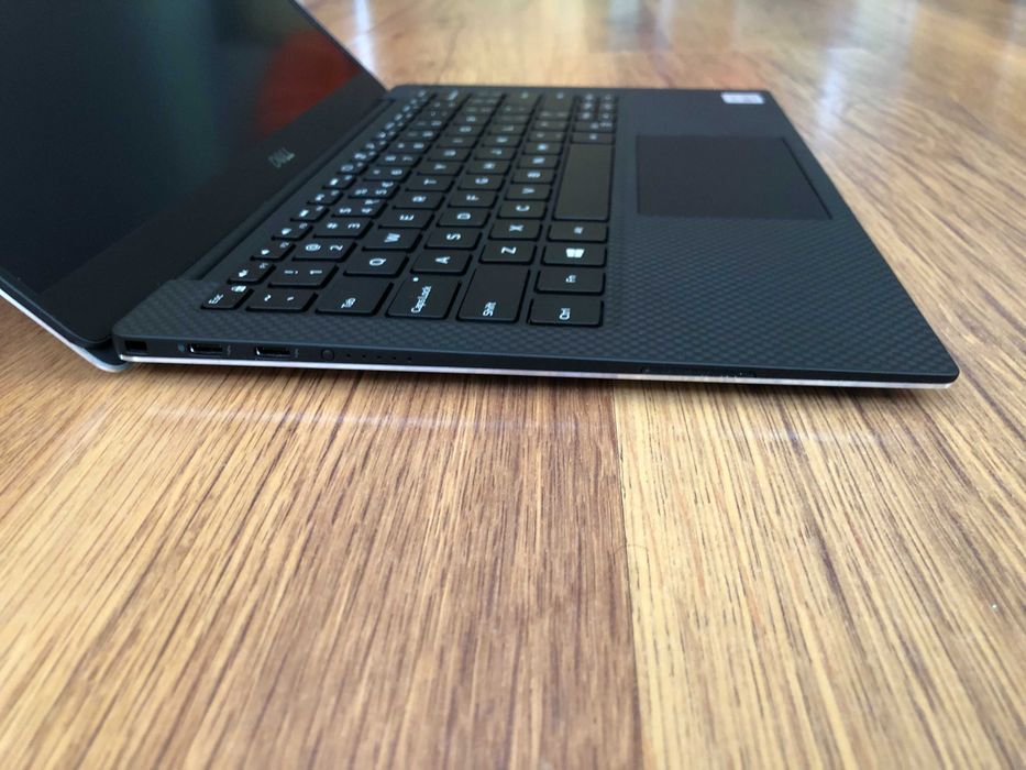 13.3' Full HD Core i7-10710u DELL XPS 7390 16GB RAM/512GB NVMe/Бат 6ч.