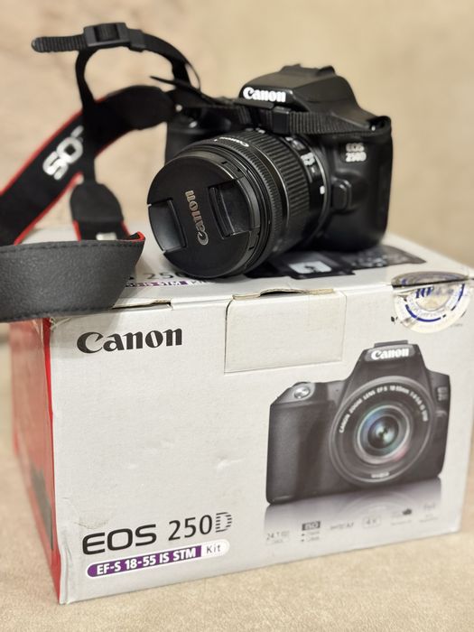 Canon eos 250d EF-S 18-55 IS kit