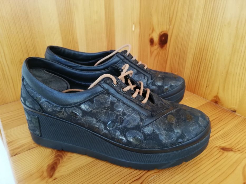 Спортни обувки от VIZINI