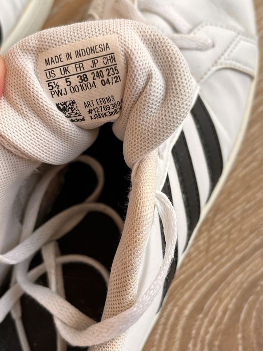 Оригинални дамски, бели маратонки Adidas