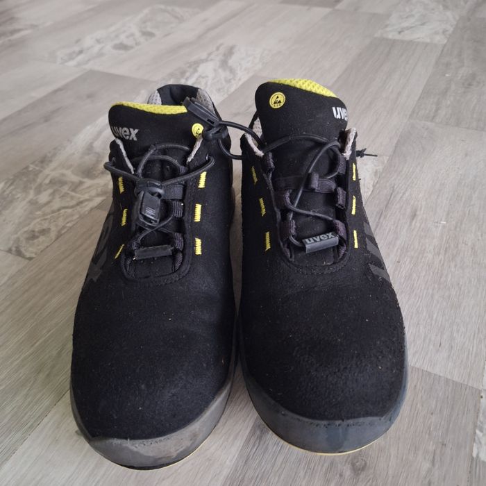 Bocanci de lucru cu bombeu Uvex nr 43