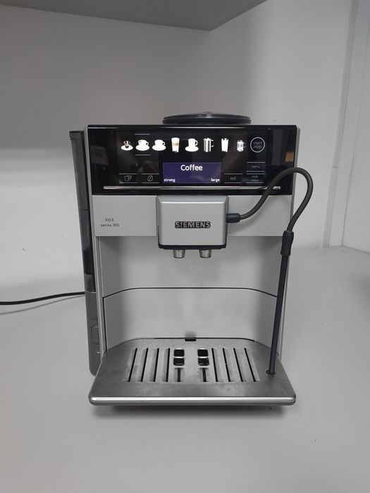 Espresor Siemens EQ6 seria 300 cu dispozitiv spumare lapte