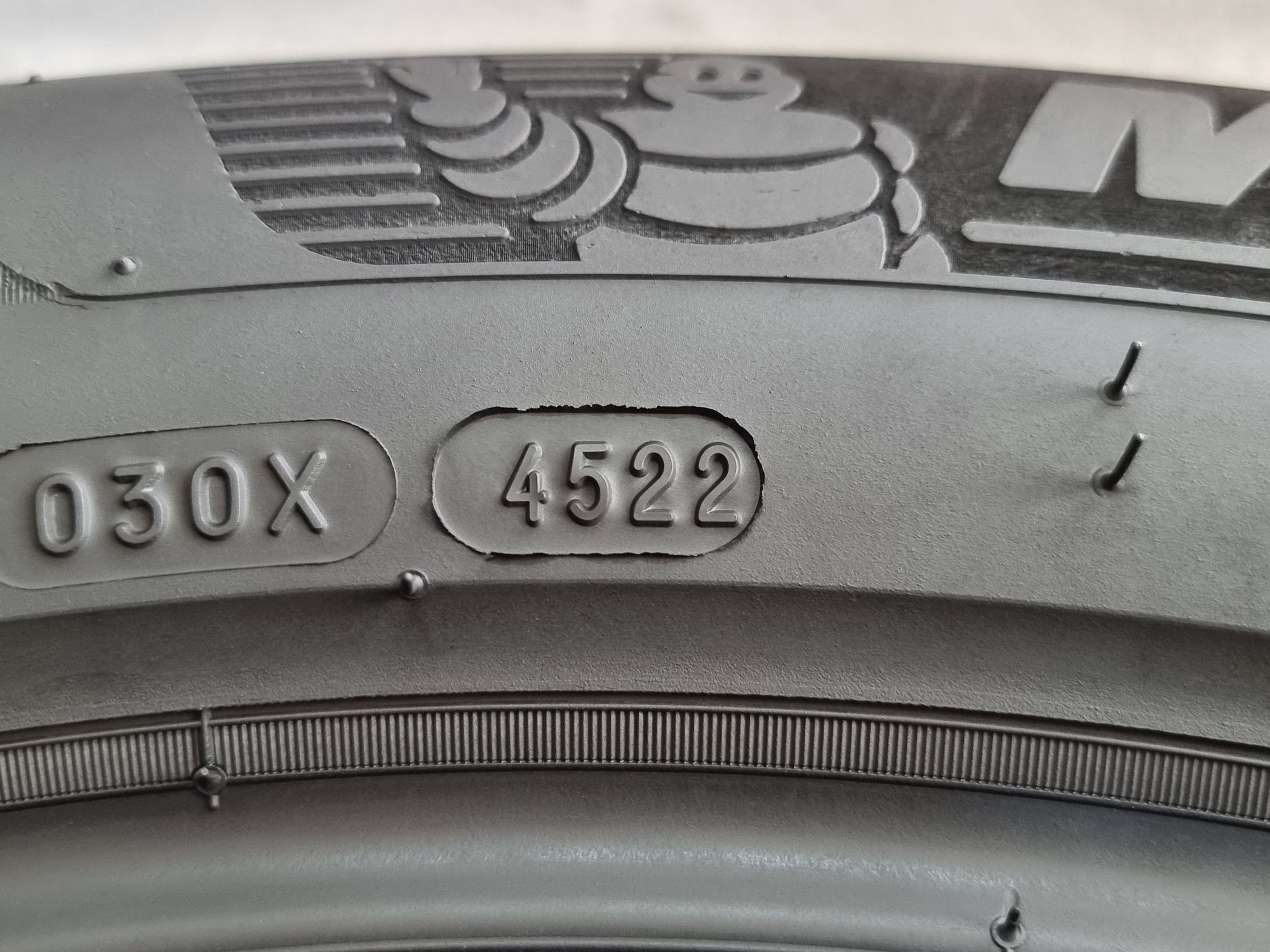 "Dot 22" 235/55/18 Michelin 4Броя: 400лв 6мм