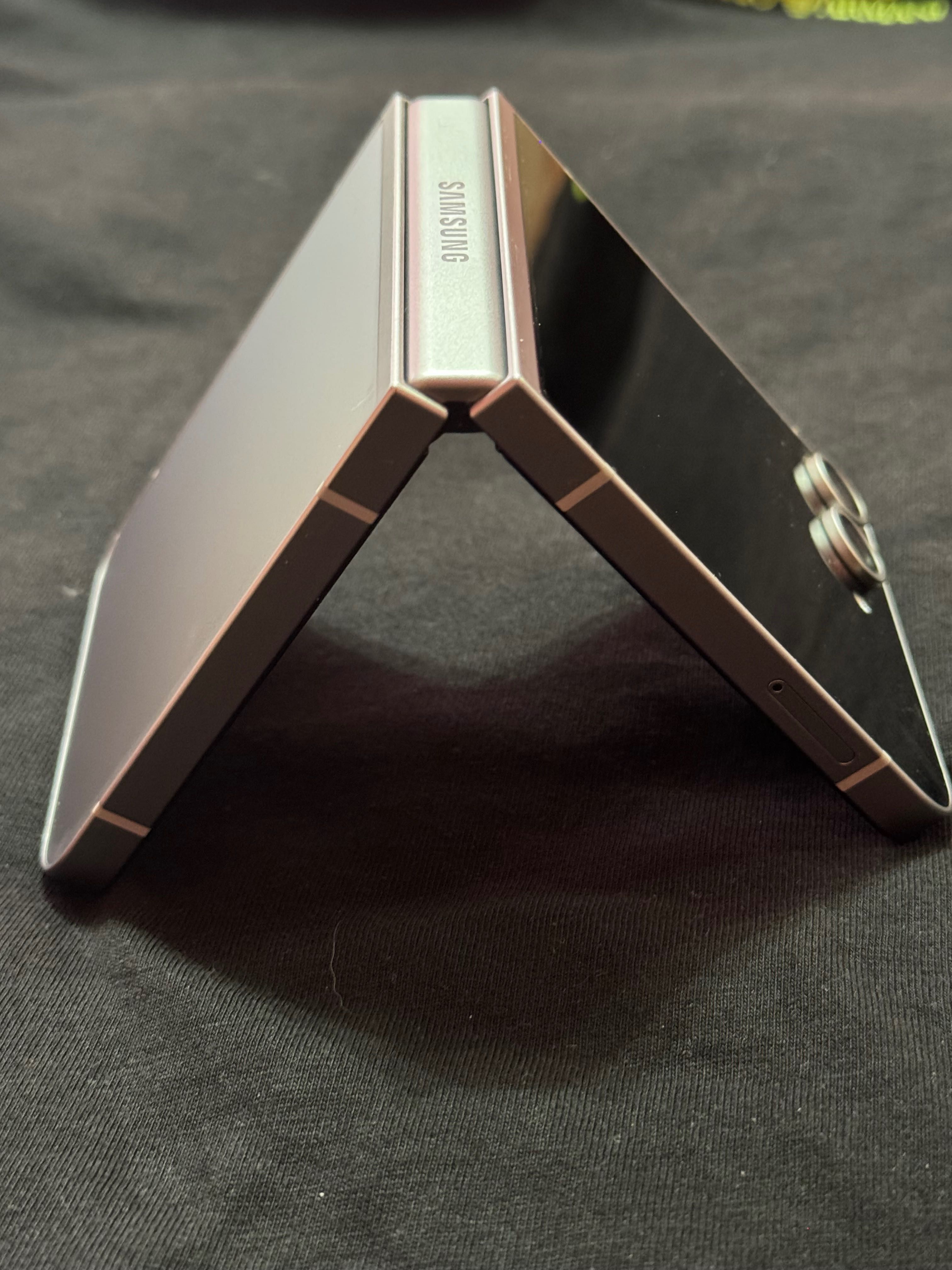 samsung galaxy flip 6