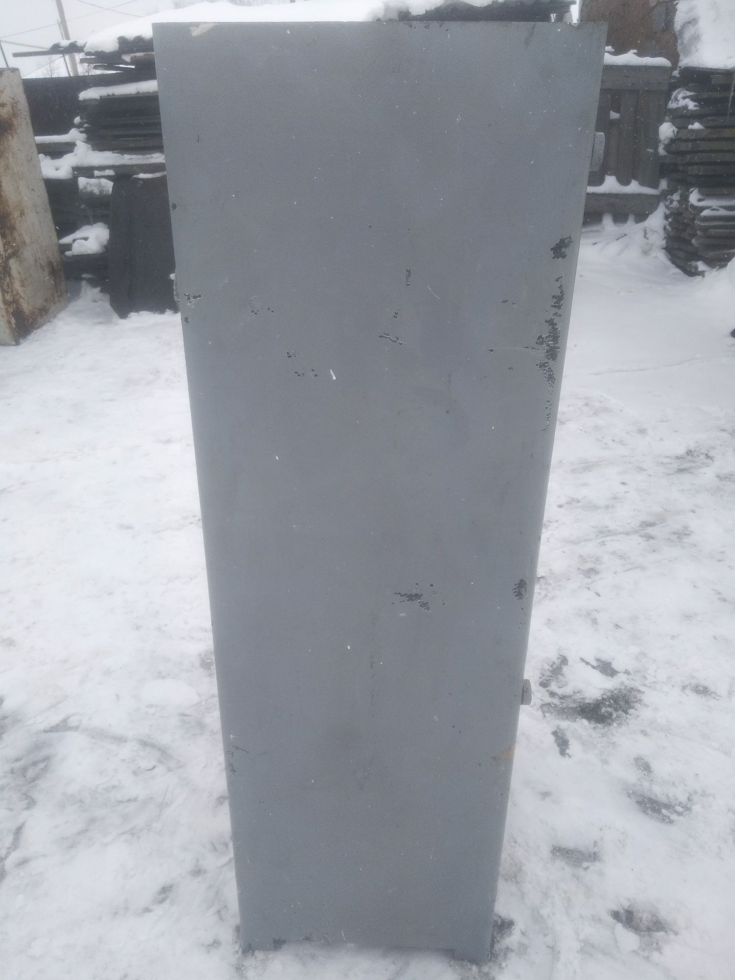 Железный сейф для хранения